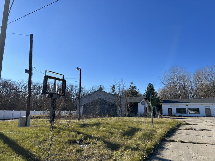 Old 23 Shopping Plaza - Nov 25 2022 (newer photo)